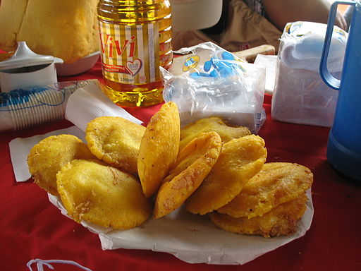 Photo of a plate of arepas de huevo, one of the foods I should try in Cartagena.