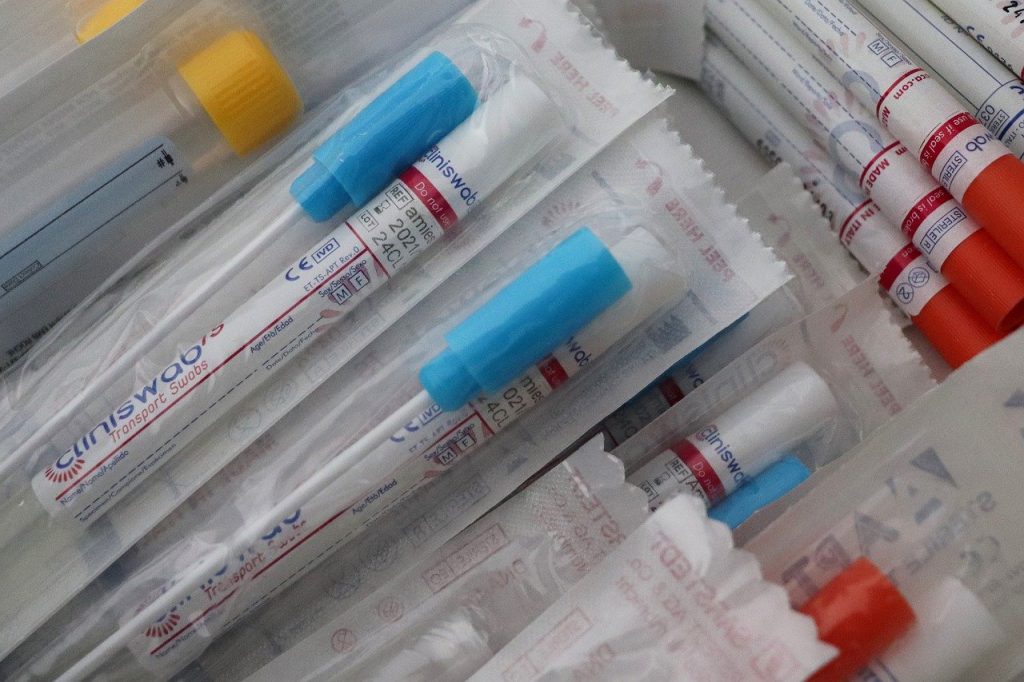 Photo of nasal swabs, like the ones you will likely get your Covid test in Cartagena done with.