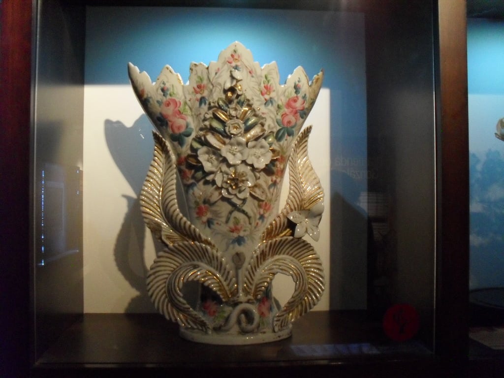 Photo of a replica of the flower vase that set off the conflict on Colombian Independence Day with elaborate flower designs.