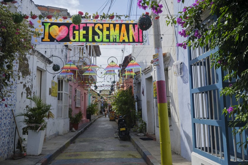Narrow street with a sign that says I heart Getsemaní as part of a Cartagena 3 day itinerary.